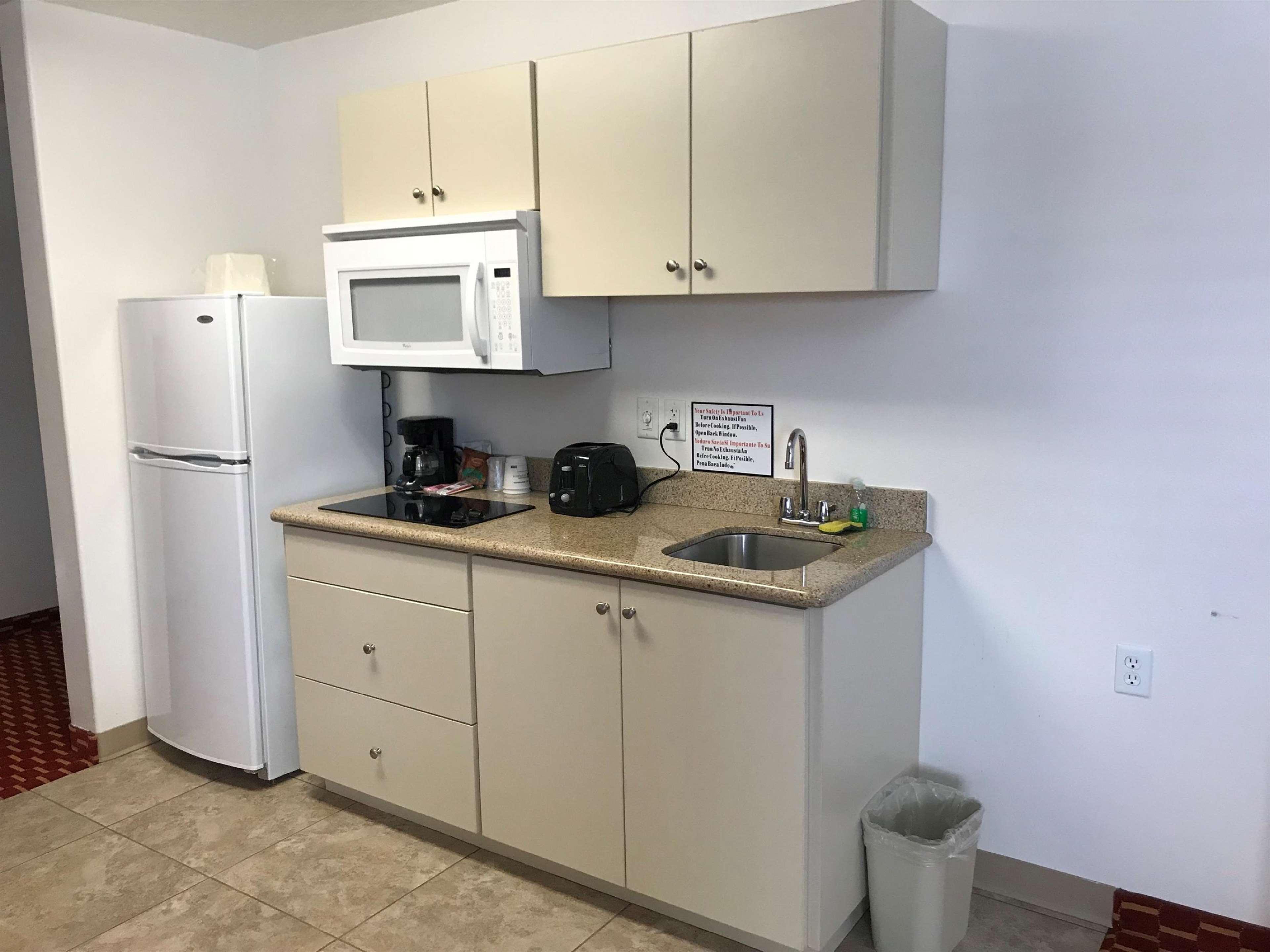 Executive Inn & Suites Extended Stay - Vernal Exteriör bild